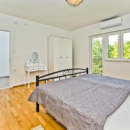 House Brapa Vakantiehuis Hrvace