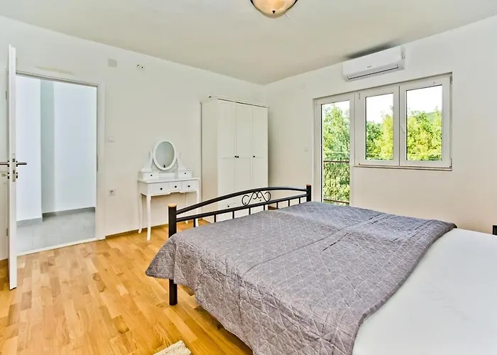 House Brapa בית נופש Hrvace